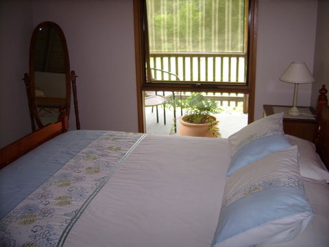 Shady Brook Cottages - Melbourne Tourism 25