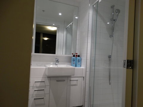 Cloud9 Luxury Apartments - Melbourne Tourism 9
