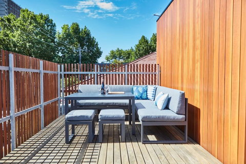 Richmond Â· 3 Level Architecturally Designed Richmond House - Melbourne Tourism 14