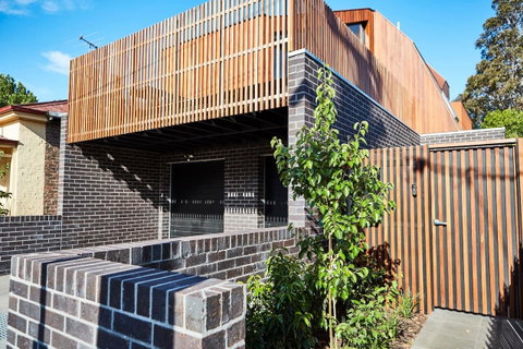 Richmond Â· 3 Level Architecturally Designed Richmond House - Melbourne Tourism 16