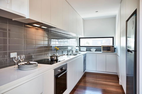 Richmond Â· 3 Level Architecturally Designed Richmond House - Melbourne Tourism 6