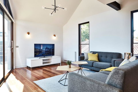 Richmond Â· 3 Level Architecturally Designed Richmond House - Melbourne Tourism 1