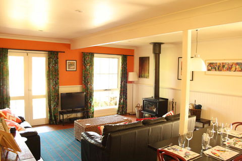 Merrimeet Cottages - Melbourne Tourism 6
