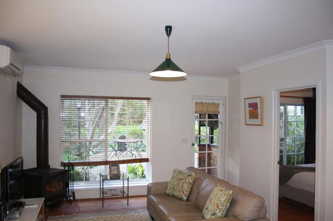 Merrimeet Cottages - Melbourne Tourism 40