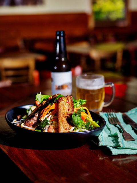 The Harrietville Snowline Hotel - Melbourne Tourism 24