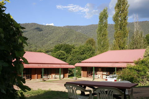 The Harrietville Snowline Hotel - Melbourne Tourism 17