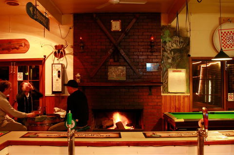 The Harrietville Snowline Hotel - Melbourne Tourism 3