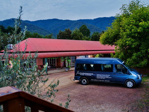 The Harrietville Snowline Hotel - Melbourne Tourism 1