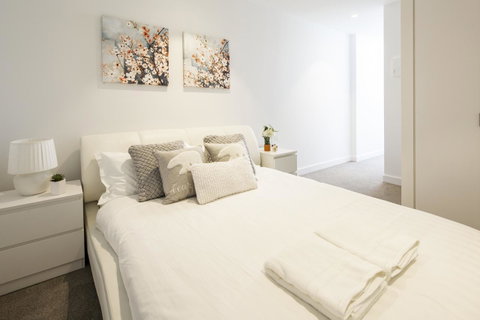 UrbanSuite The Wild Rosa Inn - Melbourne Tourism 6