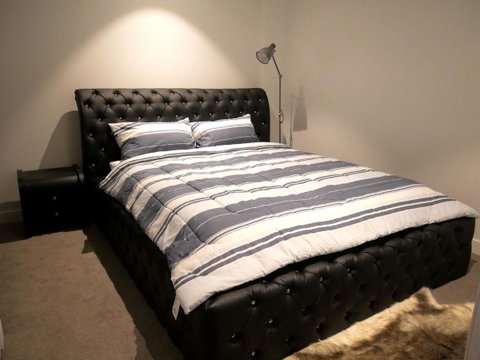 UrbanSuite The Wild Rosa Inn - Melbourne Tourism 24