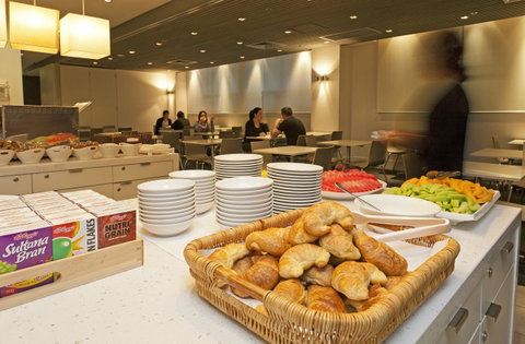 Causeway Inn On The Mall - Melbourne Tourism 5