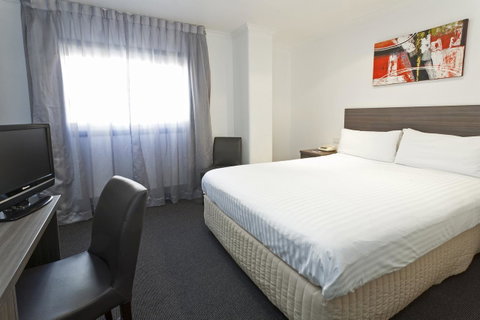 Causeway Inn On The Mall - Melbourne Tourism 10
