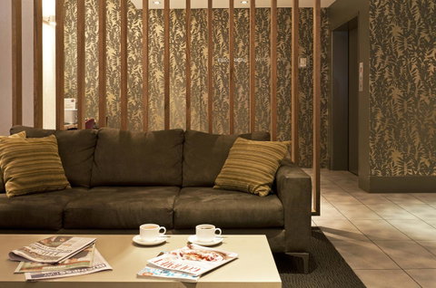 Causeway Inn On The Mall - Melbourne Tourism 19