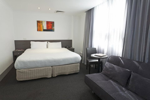 Causeway Inn On The Mall - Melbourne Tourism 7