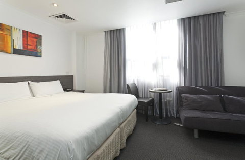 Causeway Inn On The Mall - Melbourne Tourism 8