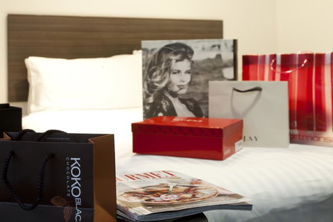 Causeway Inn On The Mall - Melbourne Tourism 18