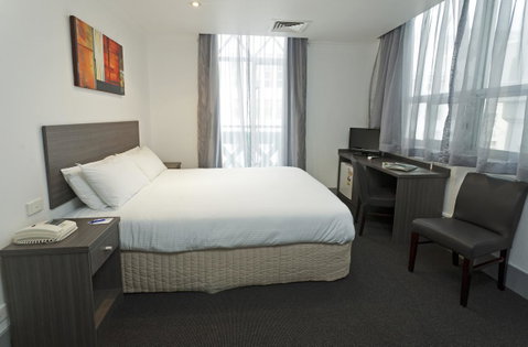Causeway Inn On The Mall - Melbourne Tourism 2