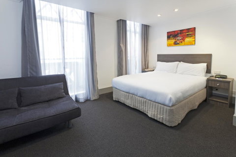 Causeway Inn On The Mall - Melbourne Tourism 9