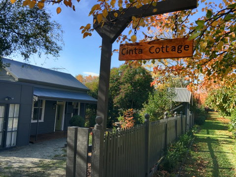 Cinta Cottage - Melbourne Tourism 0