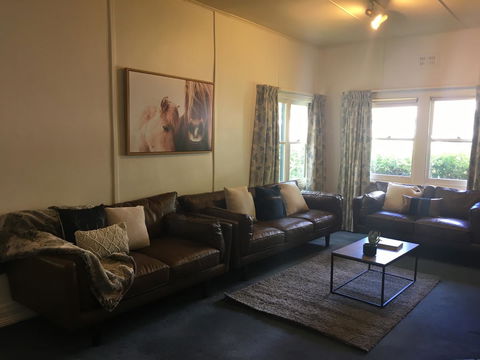 The Orchard House - Melbourne Tourism 21