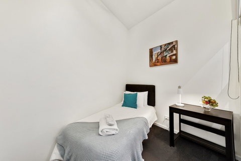 Signature Waterfront Apartments - Melbourne Tourism 1