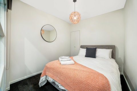 Signature Waterfront Apartments - Melbourne Tourism 19