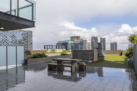 Signature Waterfront Apartments - Melbourne Tourism 36