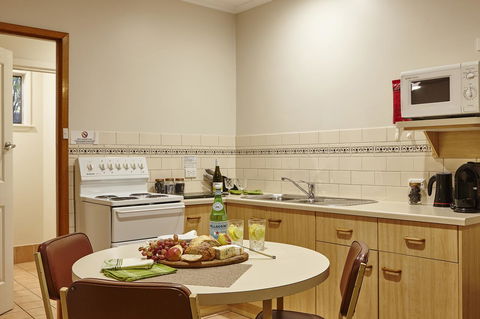 Goldfield Holiday Units - Melbourne Tourism 8