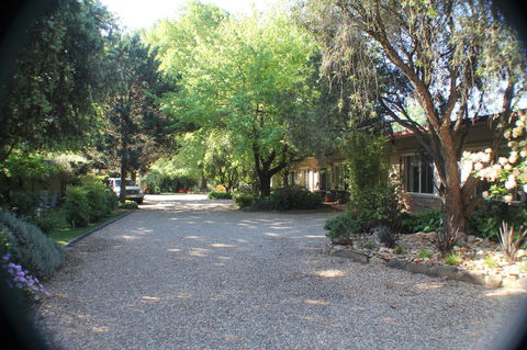 Goldfield Holiday Units - Melbourne Tourism 27