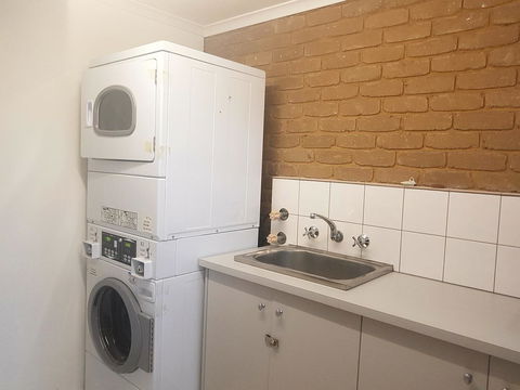 Tropicana Motor Inn - Melbourne Tourism 28