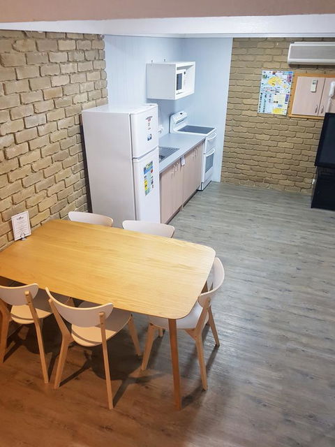 Tropicana Motor Inn - Melbourne Tourism 27