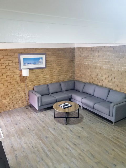 Tropicana Motor Inn - Melbourne Tourism 25