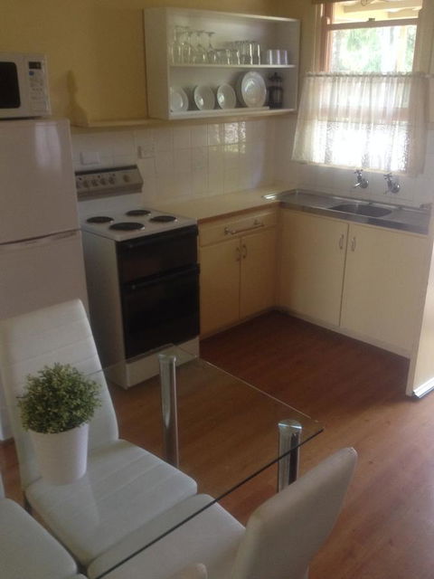 Viewhill Holiday Units - Melbourne Tourism 6
