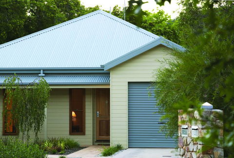 Luxury Abalina Cottages - Melbourne Tourism 2