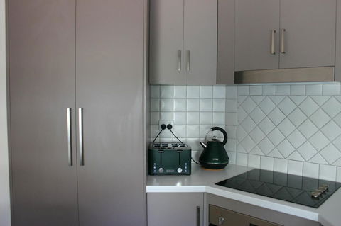 Luxury Abalina Cottages - Melbourne Tourism 39