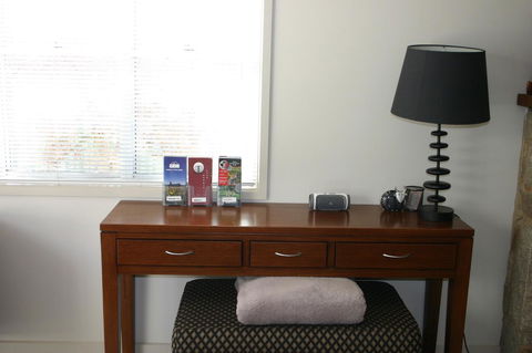 Luxury Abalina Cottages - Melbourne Tourism 1