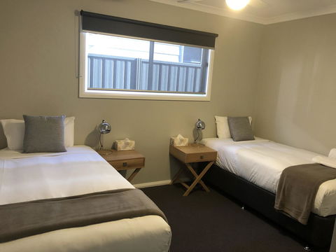 Luxury Abalina Cottages - Melbourne Tourism 24