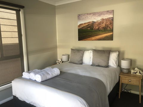 Luxury Abalina Cottages - Melbourne Tourism 25