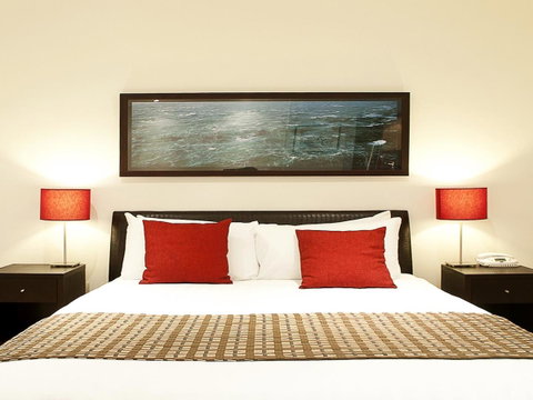 The Waves Apartments - Melbourne Tourism 9