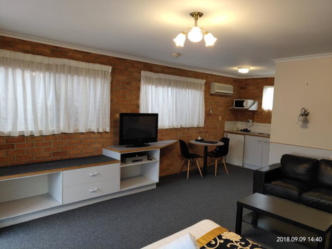 Coachman Motel And Holiday Units - Melbourne Tourism 18