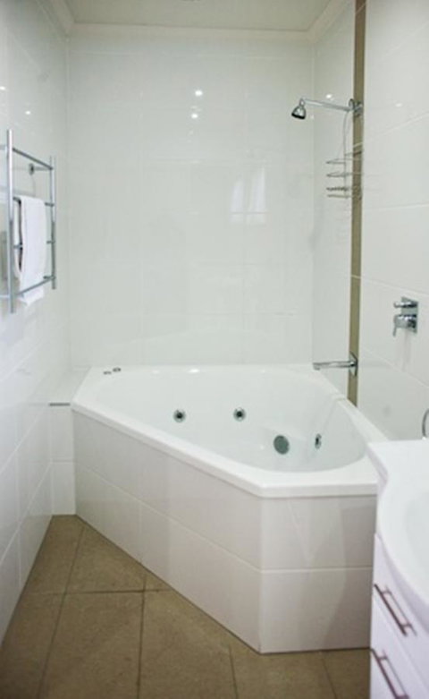 Coachman Motel And Holiday Units - Melbourne Tourism 3