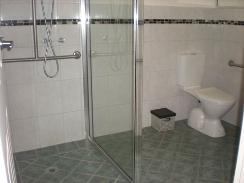 Willow Dene Holiday Apartments - Melbourne Tourism 21