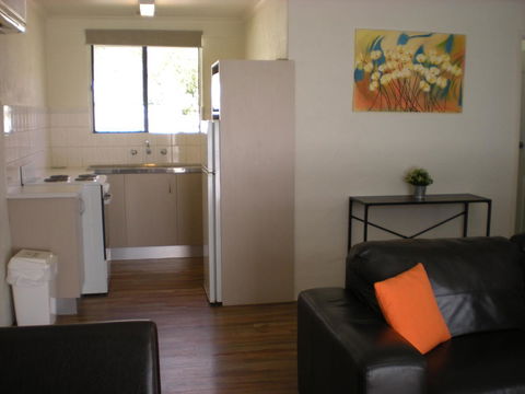 Willow Dene Holiday Apartments - Melbourne Tourism 7