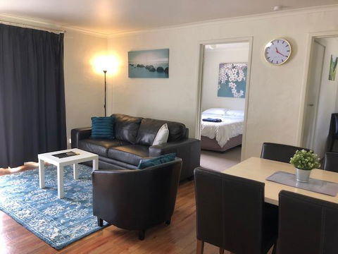 Willow Dene Holiday Apartments - Melbourne Tourism 0