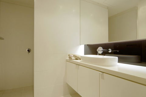 C-Scape Water Front Apartment - Melbourne Tourism 8