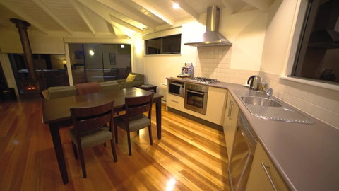 Limosa Rise - Melbourne Tourism 6