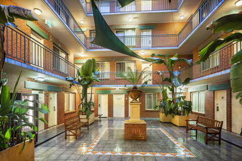Punt Road Apartment Hotel - Melbourne Tourism 19