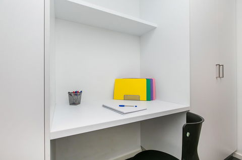 Complete Host The River Apartments - Melbourne Tourism 6