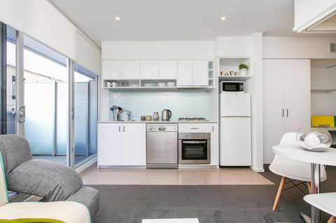 Complete Host The River Apartments - Melbourne Tourism 0