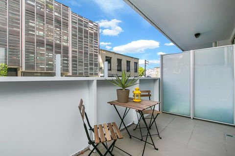 Complete Host The River Apartments - Melbourne Tourism 4